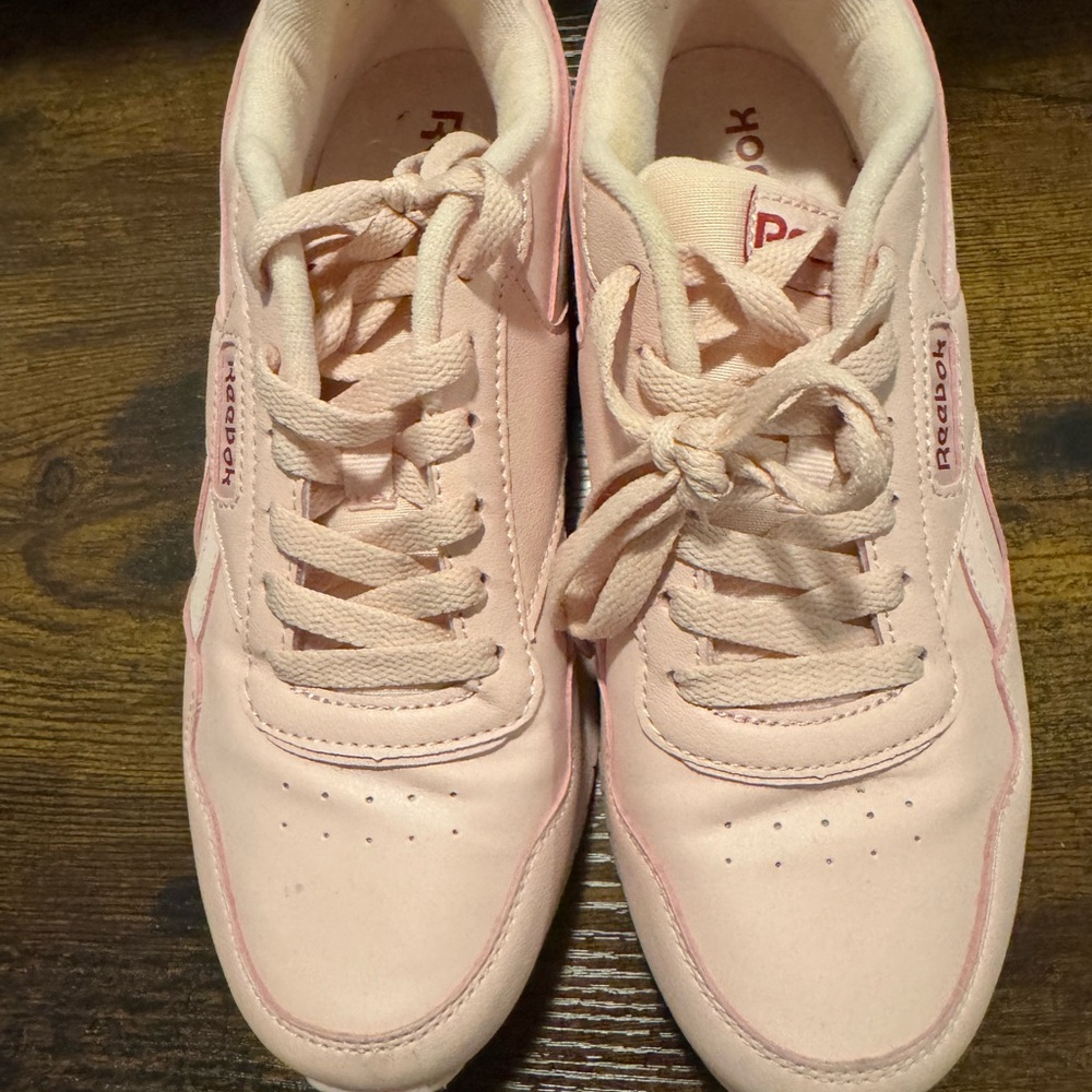Reebok Women's Soft Pink Sneakers